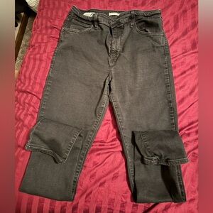 Women's Black Levi’s Jeans